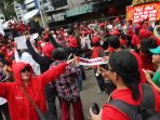 demonstrasi-warnai-sidang-pk-ahok_20180226_180546.jpg
