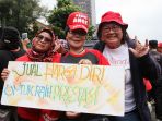 demonstrasi-warnai-sidang-pk-ahok_20180226_181151.jpg