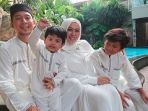 denny-cagur-dan-keluarga-intip-rumah-denny-cagur-yang-mewah_20181103_072454.jpg