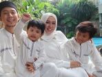 denny-cagur-dan-keluarganya_20180627_125710.jpg