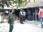 densus-88-anti-teror-mabes-polri-mengamankan-mra-28-warga-desa-orimalang-jamblang-cirebon.jpg