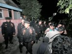 densus-88-grebek-rumah-teroris-edi-santoso-bandar-lampung_20160204_123900.jpg