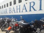 deretan-kendaraan-mewah-yang-diamankan-dari-km-fahar-bahari-v-di-dermaga-marunda-center-bekasi_20180412_225556.jpg