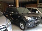 deretan-mobil-bekas-di-showroom-family-motvv.jpg