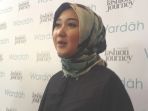 desainer-dian-pelangi-saat-ditemui-usai-jumpa-pers-wardah-fashion_20170323_194300.jpg