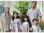 desta-dan-natasha-rizky-di-hari-lebaran-idul-fitri-2024-seragaman.jpg
