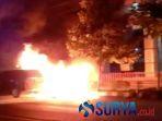 detik-detik-mobil-honda-mobilio-terbakar-di-depan-spbu-semampir-kota-kediri.jpg