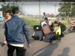 detik-detik-polisi-dan-tni-melumpuhkan-pria-ngamuk-bawa-pistol-di-jalan-adi-soemarmo-solo_20180402_120909.jpg