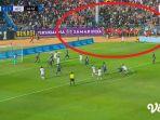 detik-detik-suporter-ricuh-di-laga-persik-vs-arema-diduga-aremania-menyusup.jpg