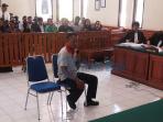 dewa-raka-sidang-kasus-pembunuhan-engeline_20151117_144049.jpg