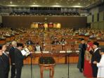 dewi-aryani-dan-andreas-h-pariera-dilantik-jadi-anggota-dpr_20160720_155343.jpg