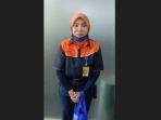 dewi-lestari-petugas-cleaning-service-bandara-temukan-emas.jpg