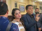 dewi-perssik-dan-sandy-arifin12.jpg
