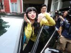 dewi-perssik-main-film-ada-si-manis-di-jembatan_20171020_181505.jpg
