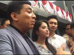 dewi-perssik-menyambangi-polda-metro-jaya.jpg
