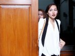 dewi-rezer-hadiri-sidang-perceraian-di-pn-jaksel_20160608_151433.jpg