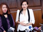 dewi-rezer-hadiri-sidang-perceraian-di-pn-jaksel_20160608_151734.jpg