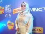 dewi-sandra-jilbab_20151223_171341.jpg