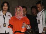 dewie-yasin-limpo-usai-diperiksa-kpk_20151103_092823.jpg