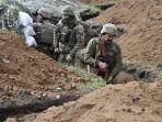 di-dekat-kota-bakhmut-wilayah-donetsk-pada-8-april-2023-ukraina.jpg