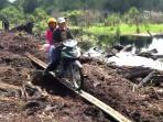 di-desa-di-kabupaten-kaya-ini-tidak-ada-jalan-darat-listrik-apalagi-sinyal-ponsel_20160415_092225.jpg