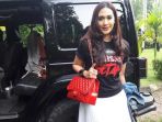 diah-permasari-ketika-ditemui-saat-syukuran-film_20171102_194929.jpg