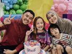 dian-ayu-baru-saja-mengumumkan-kehamilan-ketiganya.jpg