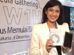 dian-sastro-ketika-ditemui-usai-peluncuran-buku-5w1h_20151208_174040.jpg