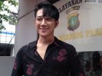 dicky-smash-ditemui-di-polsek-mampang-prapatan_20170809_185204.jpg