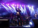 didi-kempot-ajak-goyang-penonton-festival-berdendang-bergoyang_20200202_155053.jpg