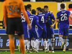 diego-costa-kedua-dari-kanan-merayakan-dengan-rekan-satu-timnya.jpg