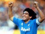 diego-maradona-saat-berseragam-napoli.jpg