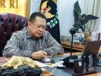 dihadapan-wisudawan-universitas-terbuka-ketua-mpr-ri-bamsoet-ajak-optimalkan-era-society-50.jpg
