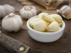dikenal-bisa-menyedapkan-masakan-ternyata-bawang-putih-bikin-perut-kembung-saat-berbuka-puasa_20180518_085136.jpg