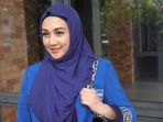 dina-lorenza-hadiri-verifikasi-partai-demokrat-di-kpu_20180130_152118.jpg