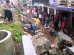 dinding-apartemen-runtuh-timpa-bocah_20160311_184212.jpg