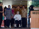 dinyatakan-sembuh-tri-rismaharini-tinggalkan-rumah-sakit_20190703_144536.jpg