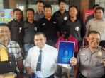 dir-reskrimsus-polda-sumut-kombes-nurfallah-tengah-kasubdit-iii-jatanras_20170503_144304.jpg