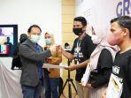 direktur-enterprise-business-service-telkom-edi-witjara-kiri-mewisuda-para-pebisnis-milenial.jpg