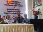 direktur-lembaga-pemilih-indonesia-lpi-boni-hargens-dalam-d.jpg