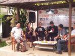 direktur-lingkar-madani-indonesia-ray-rangkuti-diskusi-ham.jpg