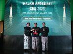 direktur-utama-bank-bjb-meraih-penghargaan-kategori-best-performance-ceo.jpg