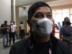 direktur-utama-persija-jakarta-ferry-paulus-saat-datang-ke-stadion-manahan-solo.jpg