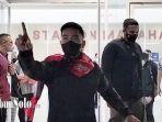 direktur-utama-persis-solo-kaesang-pangarep-saat-bersorak.jpg
