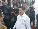 direktur-utama-perum-bulog-budi-waseso-di-pasar-perumnas-klender.jpg