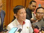 direktur-utama-pt-lib-ferry-paulus-saat-bicara-ke-wartawan.jpg