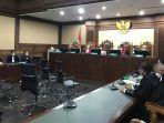 direktur-utama-pt-rimo-internasional-lestari-tbk-teddy-tjokrosapoetro-divonis-12.jpg