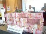 dirkrimsus-polda-maluku-kombes-pol-firman-nainggolan-tengah-didampingi-kabi.jpg