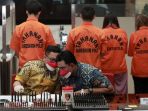 dirtipideksus-bareskrim-polri-ungkap-kasus-pinjaman-online_20211015_185311.jpg