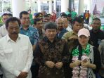 dirut-citilink-indonesia-albert-burhan-beserta-gubernur-provinsi_20161218_224158.jpg